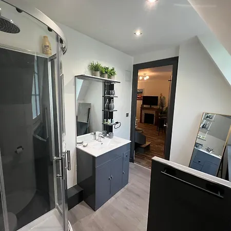 فندق مبيت وإفطار Duplex Au 2eme Et De Notre Maison -acces Au Jardin-smart Tv-streaming-wifi 4*