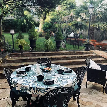 فندق مبيت وإفطار Duplex Au 2eme Et De Notre Maison -acces Au Jardin-smart Tv-streaming-wifi لو مان